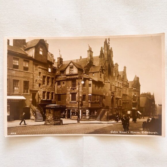 Postcards Lot of 8 1920s to 1940s US and UK read - Picture 6 of 13